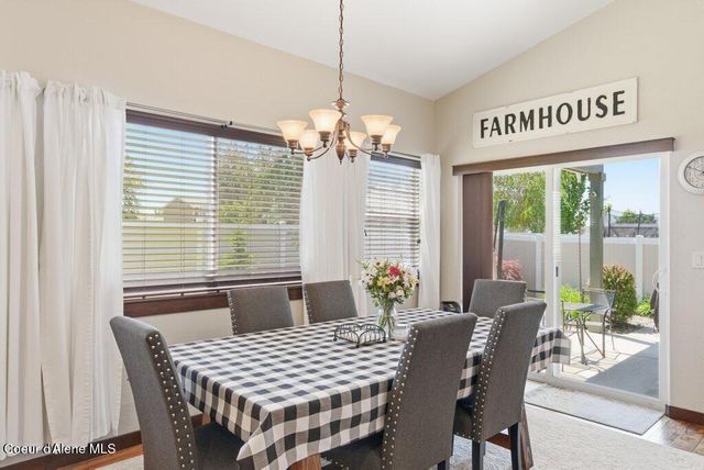 6670 W Buffalo Grass LN, Rathdrum, ID 83858