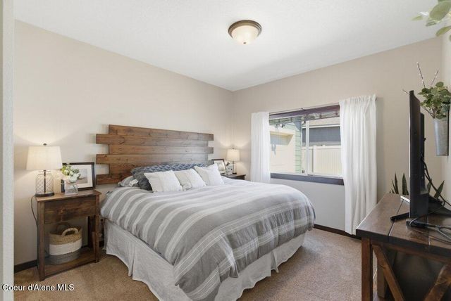 6670 W Buffalo Grass LN, Rathdrum, ID 83858
