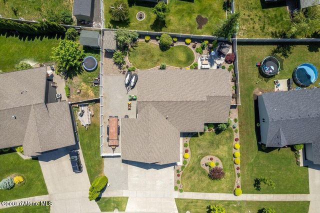 6670 W Buffalo Grass LN, Rathdrum, ID 83858