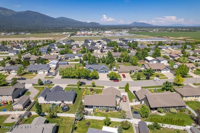 6670 W Buffalo Grass LN, Rathdrum, ID 83858