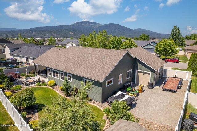 6670 W Buffalo Grass LN, Rathdrum, ID 83858