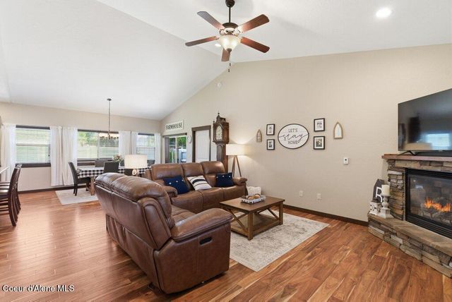 6670 W Buffalo Grass LN, Rathdrum, ID 83858