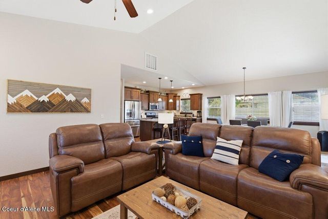 6670 W Buffalo Grass LN, Rathdrum, ID 83858