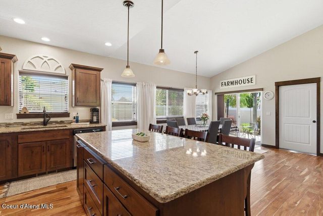 6670 W Buffalo Grass LN, Rathdrum, ID 83858