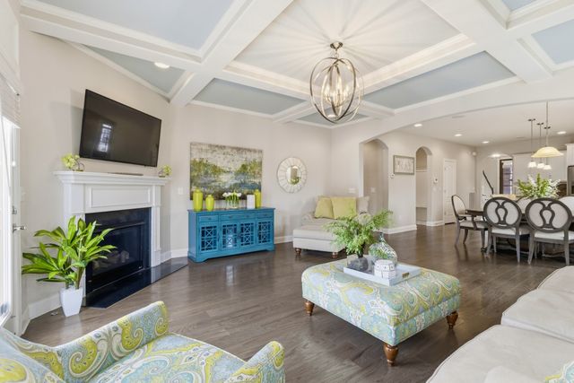 688 Fall Creek Cir, Goodlettsville, TN 37072