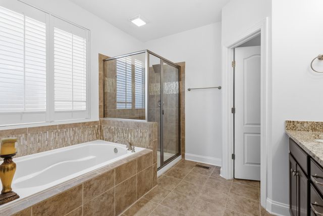 688 Fall Creek Cir, Goodlettsville, TN 37072