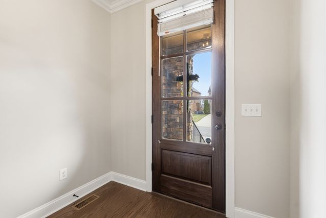 688 Fall Creek Cir, Goodlettsville, TN 37072