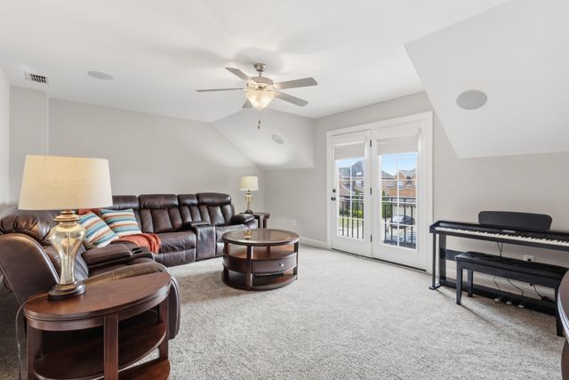 688 Fall Creek Cir, Goodlettsville, TN 37072