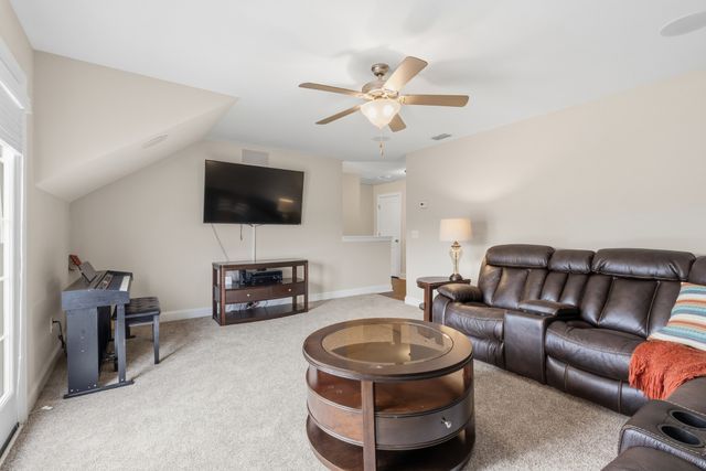 688 Fall Creek Cir, Goodlettsville, TN 37072