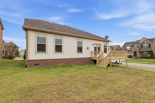 688 Fall Creek Cir, Goodlettsville, TN 37072