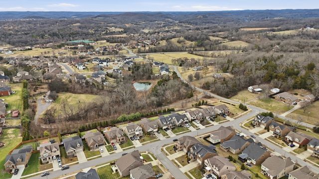 688 Fall Creek Cir, Goodlettsville, TN 37072