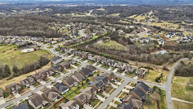 688 Fall Creek Cir, Goodlettsville, TN 37072