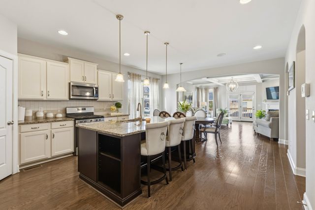 688 Fall Creek Cir, Goodlettsville, TN 37072