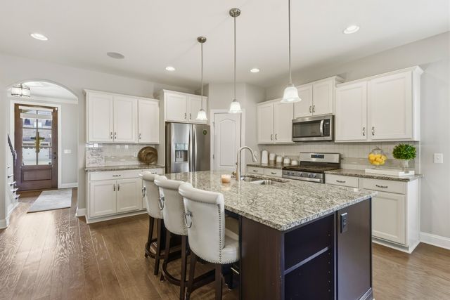 688 Fall Creek Cir, Goodlettsville, TN 37072