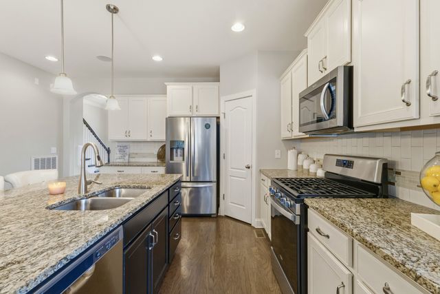 688 Fall Creek Cir, Goodlettsville, TN 37072