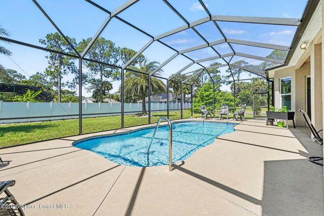 110 Via Catalano Court NE, Palm Bay, FL 32907