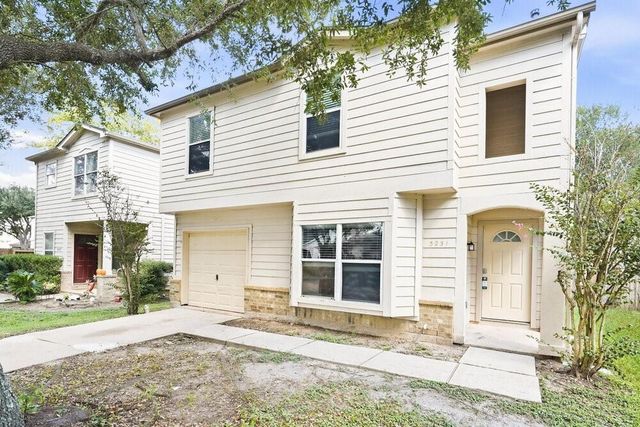 3231 Dartmouth Field Lane, Fresno, TX 77545