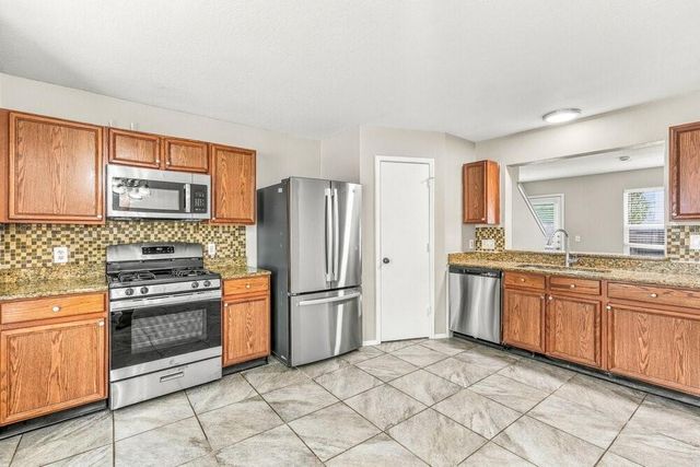 3231 Dartmouth Field Lane, Fresno, TX 77545