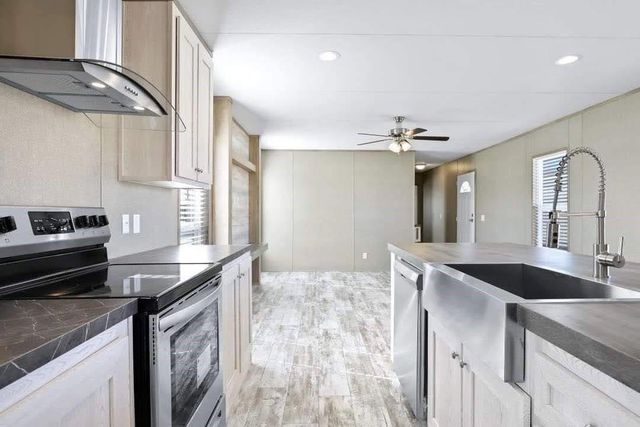 711 Road 5607, Cleveland, TX 77327