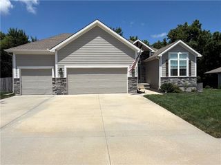 1406 NW Burr Oak Lane, Grain Valley, MO 64029