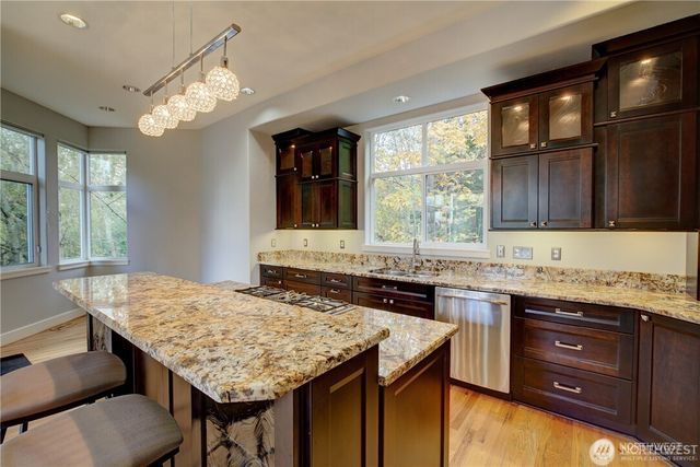9425 110th Place NE, Kirkland, WA 98033