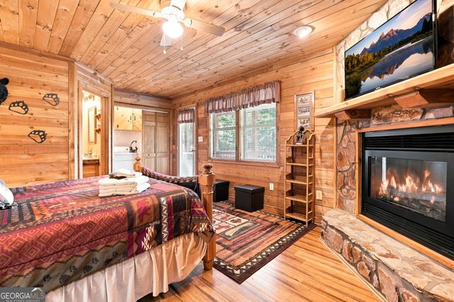 219 Nantahala Drive, Blue Ridge, GA 30513