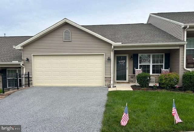 103 SADDLEBRED DR #139, Red Lion, PA 17356