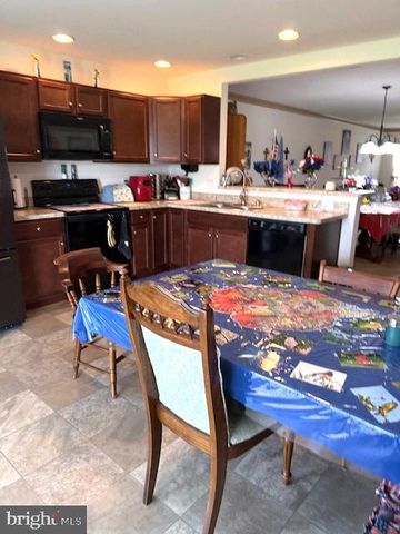 103 SADDLEBRED DR #139, Red Lion, PA 17356