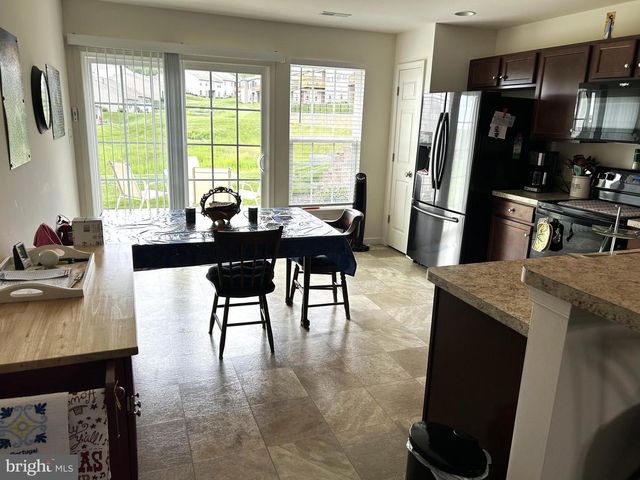 103 SADDLEBRED DR #139, Red Lion, PA 17356