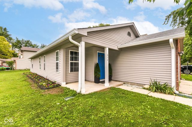 652 Meadows Edge Lane, Indianapolis, IN 46217