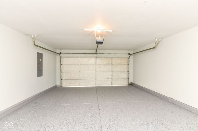 652 Meadows Edge Lane, Indianapolis, IN 46217