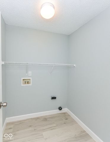 652 Meadows Edge Lane, Indianapolis, IN 46217