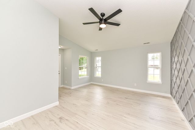 652 Meadows Edge Lane, Indianapolis, IN 46217