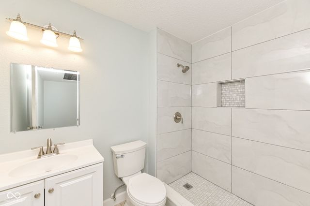 652 Meadows Edge Lane, Indianapolis, IN 46217