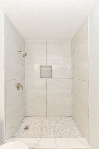 652 Meadows Edge Lane, Indianapolis, IN 46217