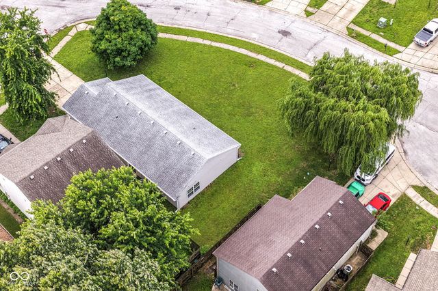 652 Meadows Edge Lane, Indianapolis, IN 46217