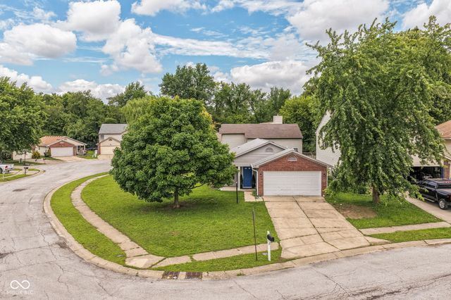 652 Meadows Edge Lane, Indianapolis, IN 46217