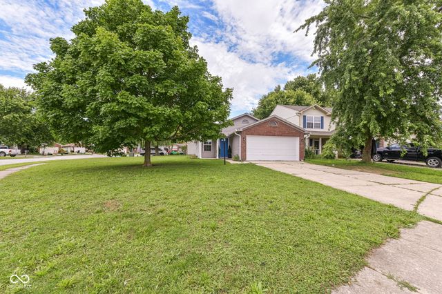 652 Meadows Edge Lane, Indianapolis, IN 46217