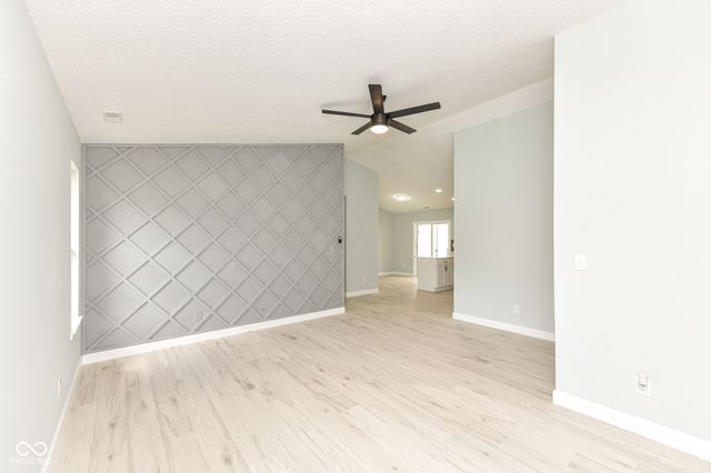 652 Meadows Edge Lane, Indianapolis, IN 46217