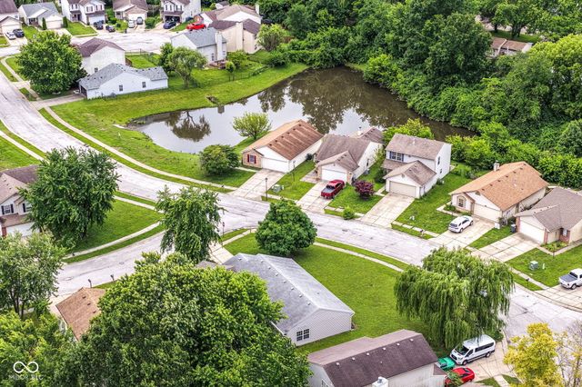 652 Meadows Edge Lane, Indianapolis, IN 46217