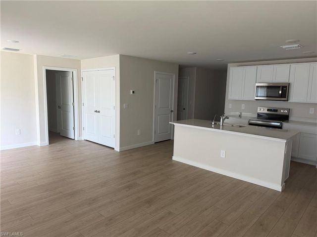 1106 NE 39th TER, Cape Coral, FL 33909