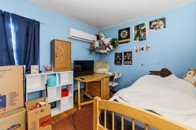 7 Woodwards Ln, Taunton, MA 02780