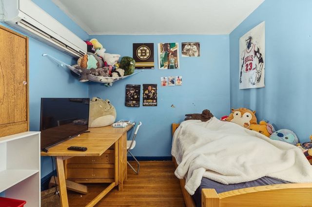 7 Woodwards Ln, Taunton, MA 02780
