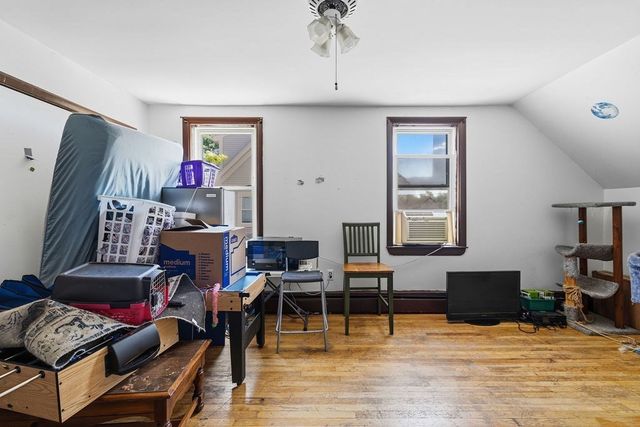 7 Woodwards Ln, Taunton, MA 02780