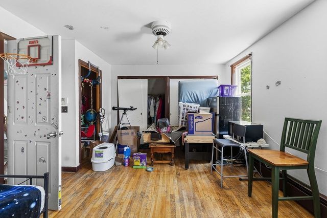 7 Woodwards Ln, Taunton, MA 02780