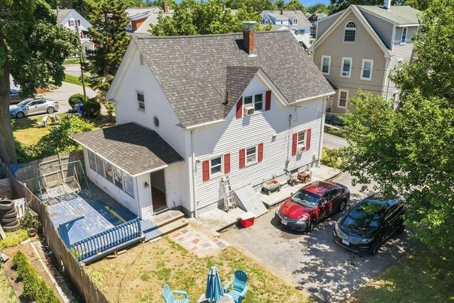 7 Woodwards Ln, Taunton, MA 02780
