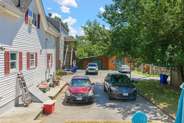7 Woodwards Ln, Taunton, MA 02780