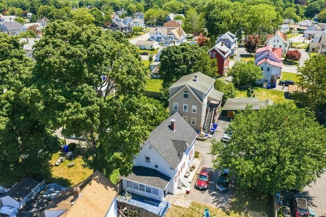 7 Woodwards Ln, Taunton, MA 02780