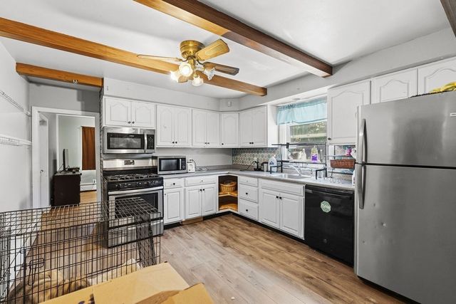 7 Woodwards Ln, Taunton, MA 02780