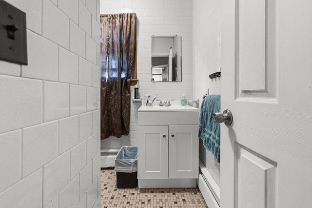 7 Woodwards Ln, Taunton, MA 02780
